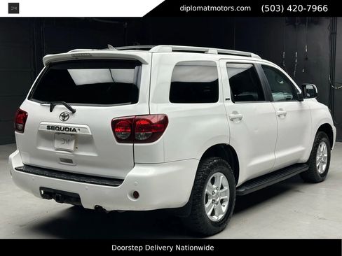 Used 2018 Toyota Sequoia TRD Sport image 7