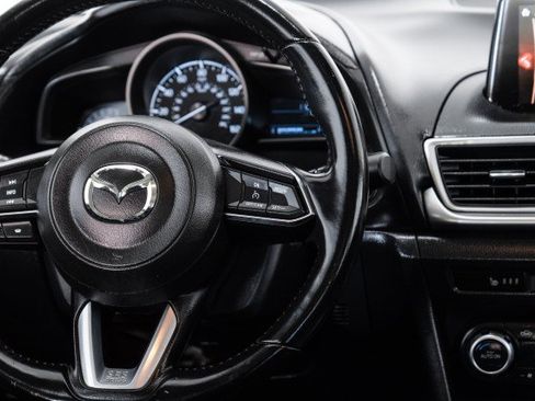 Used 2018 MAZDA MAZDA3 Touring FWD image 16