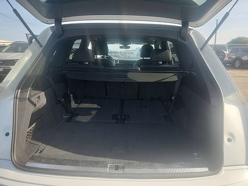 Used 2021 Audi Q7 2.0T Premium w/ Convenience Package AWD/4WD image 18