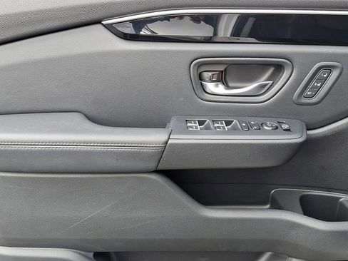 Used 2023 Honda Pilot Touring image 14