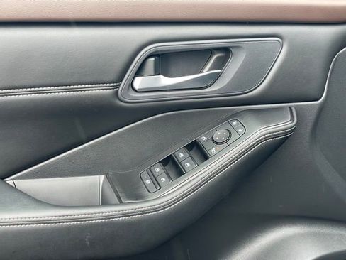 Certified 2023 Nissan Rogue SV w/ SV Premium B Package AWD/4WD image 13