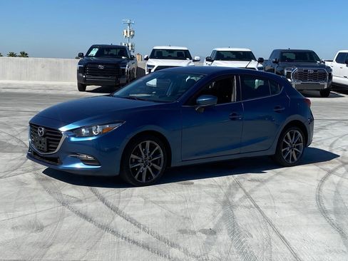Used 2018 MAZDA MAZDA3 Touring image 6