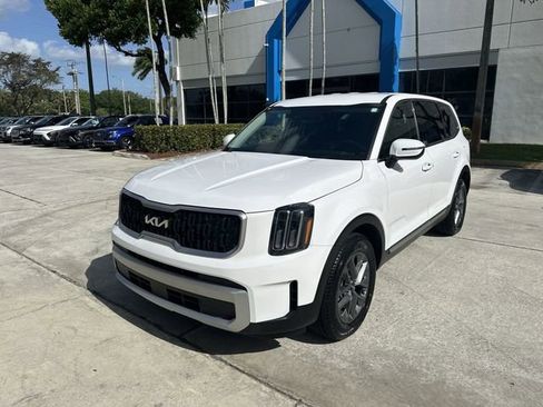 Used 2024 Kia Telluride LX FWD image 37