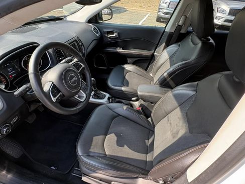 Used 2018 Jeep Compass Latitude w/ Cold Weather Group AWD/4WD image 28