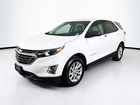 Used 2019 Chevrolet Equinox LS AWD/4WD image 3