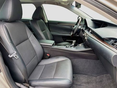 Used 2016 Lexus ES 350 w/ Premium Package w/Wood Trim FWD image 14