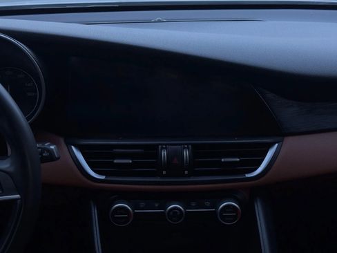 Used 2019 Alfa Romeo Giulia AWD image 29