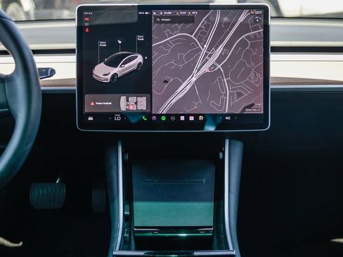 Used 2020 Tesla Model 3 Standard Range Plus image 13