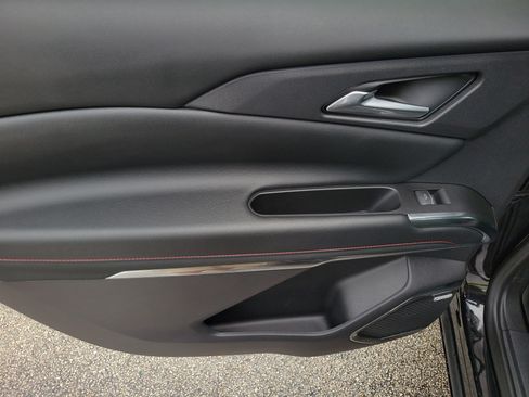 Used 2024 Chevrolet Traverse RS w/ LPO, Floor Liner Package FWD image 10