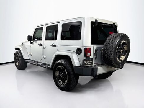 Used 2012 Jeep Wrangler Unlimited Sahara w/ Connectivity Group AWD/4WD image 5