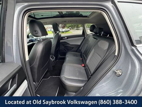 Used 2023 Volkswagen Taos SE w/ Panoramic Sunroof Package AWD/4WD image 9