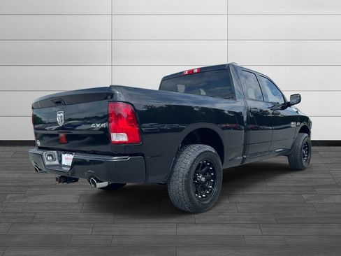 Used 2017 RAM 1500 Express AWD/4WD image 3