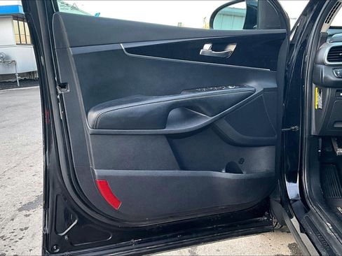 Used 2017 Kia Sorento LX image 18