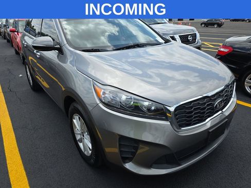 Used 2019 Kia Sorento FWD V6 image 5