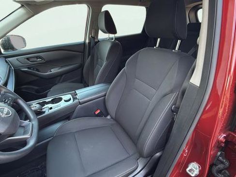 Used 2025 Nissan Rogue S AWD/4WD image 13
