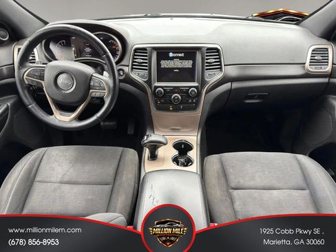 Used 2014 Jeep Grand Cherokee Laredo w/ 18" Wheel & 8.4" Radio Group RWD image 3