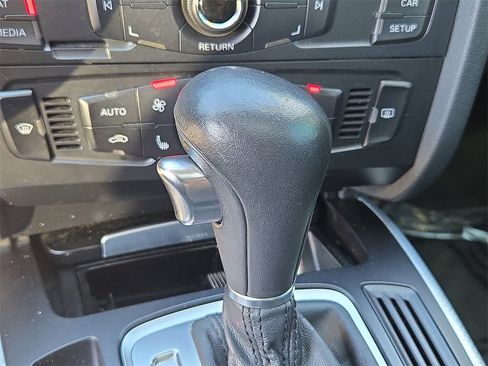 Used 2009 Audi A4 2.0T Premium image 18