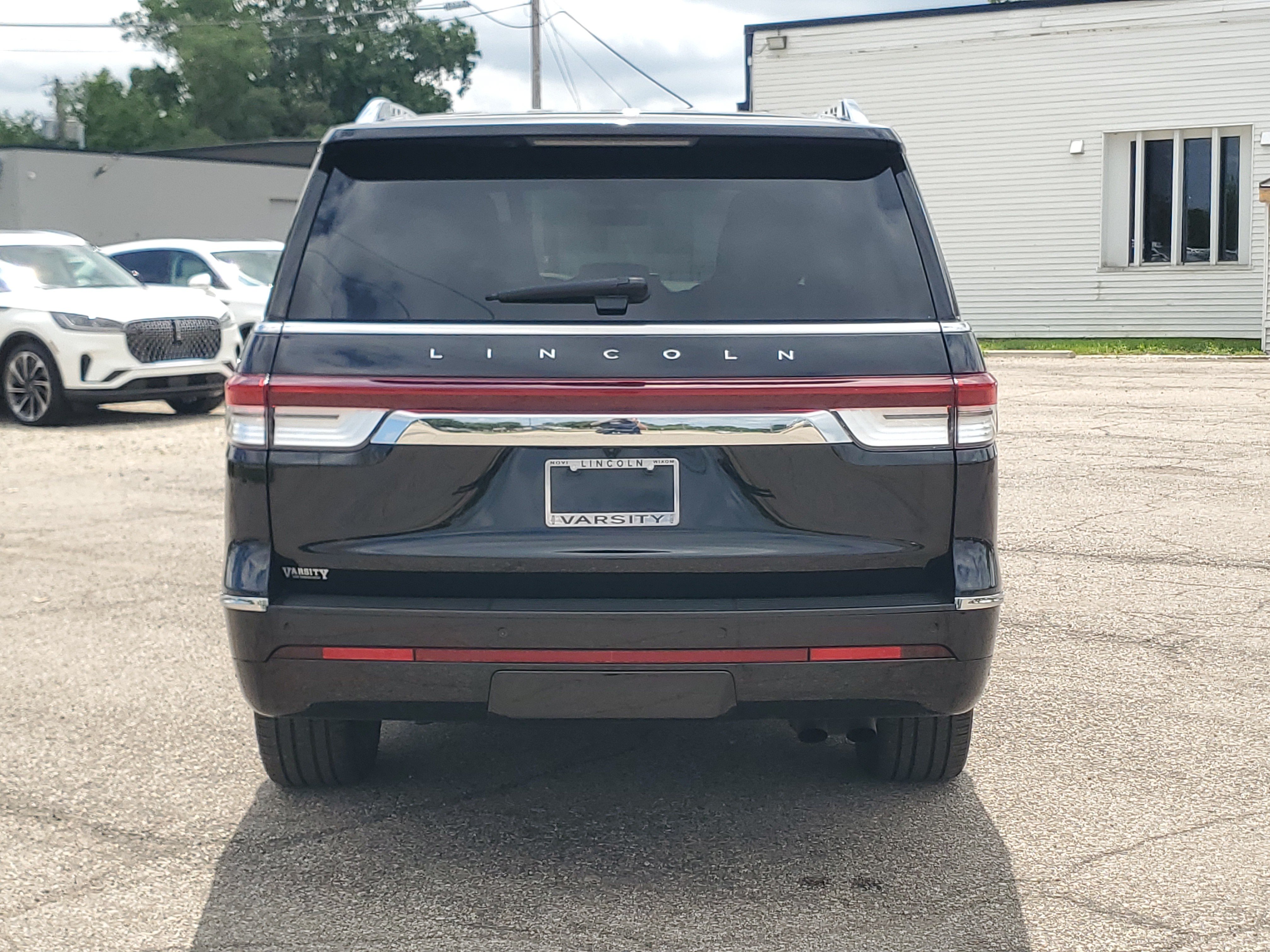 Certified 2024 Lincoln Navigator Reserve AWD/4WD image 5