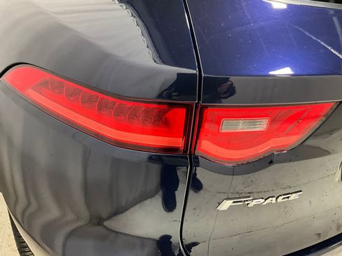Used 2018 Jaguar F-PACE S image 26