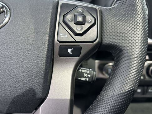 Used 2017 Toyota Tacoma Limited w/ Tow Package AWD/4WD image 21
