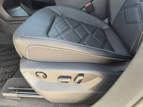 New 2026 Volkswagen Atlas SE image 19