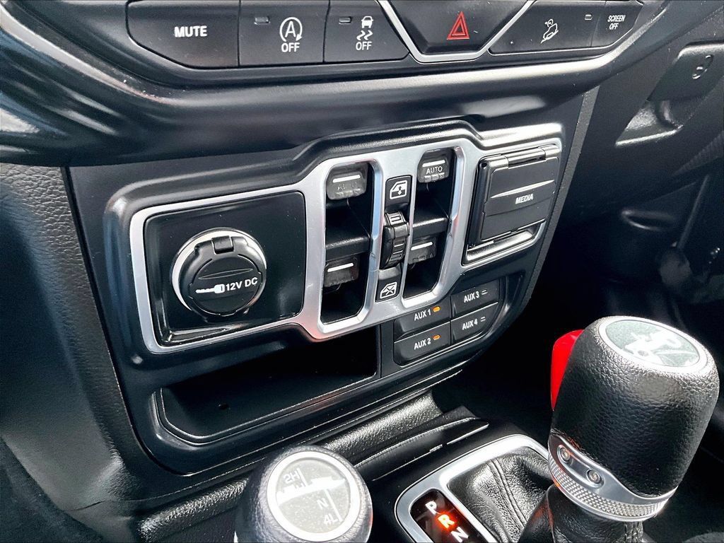 Used 2018 Jeep Wrangler Unlimited Sport S AWD/4WD image 30