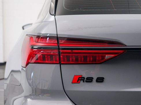 Used 2022 Audi RS 6 w/ Carbon Optic Package image 15