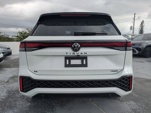 New 2026 Volkswagen Tiguan SE R-Line AWD/4WD image 5