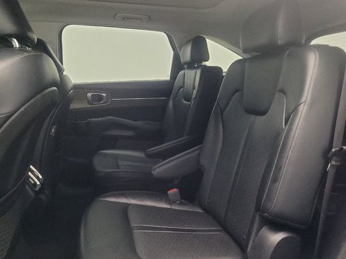 Used 2021 Kia Sorento EX w/ Panoramic Sunroof Package AWD/4WD image 18