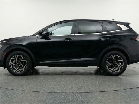 Used 2025 Kia Sportage LX image 5