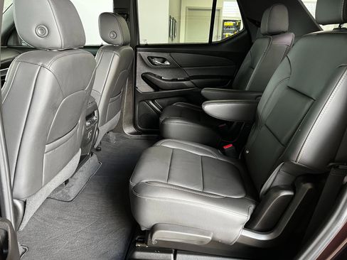 Used 2023 Chevrolet Traverse LT AWD/4WD image 21