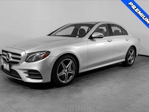 Used 2017 Mercedes-Benz E 300 4MATIC image 2