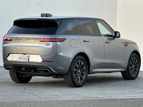 Used 2023 Land Rover Range Rover Sport SE Dynamic image 3