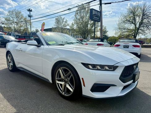 Used 2024 Ford Mustang Convertible RWD image 7