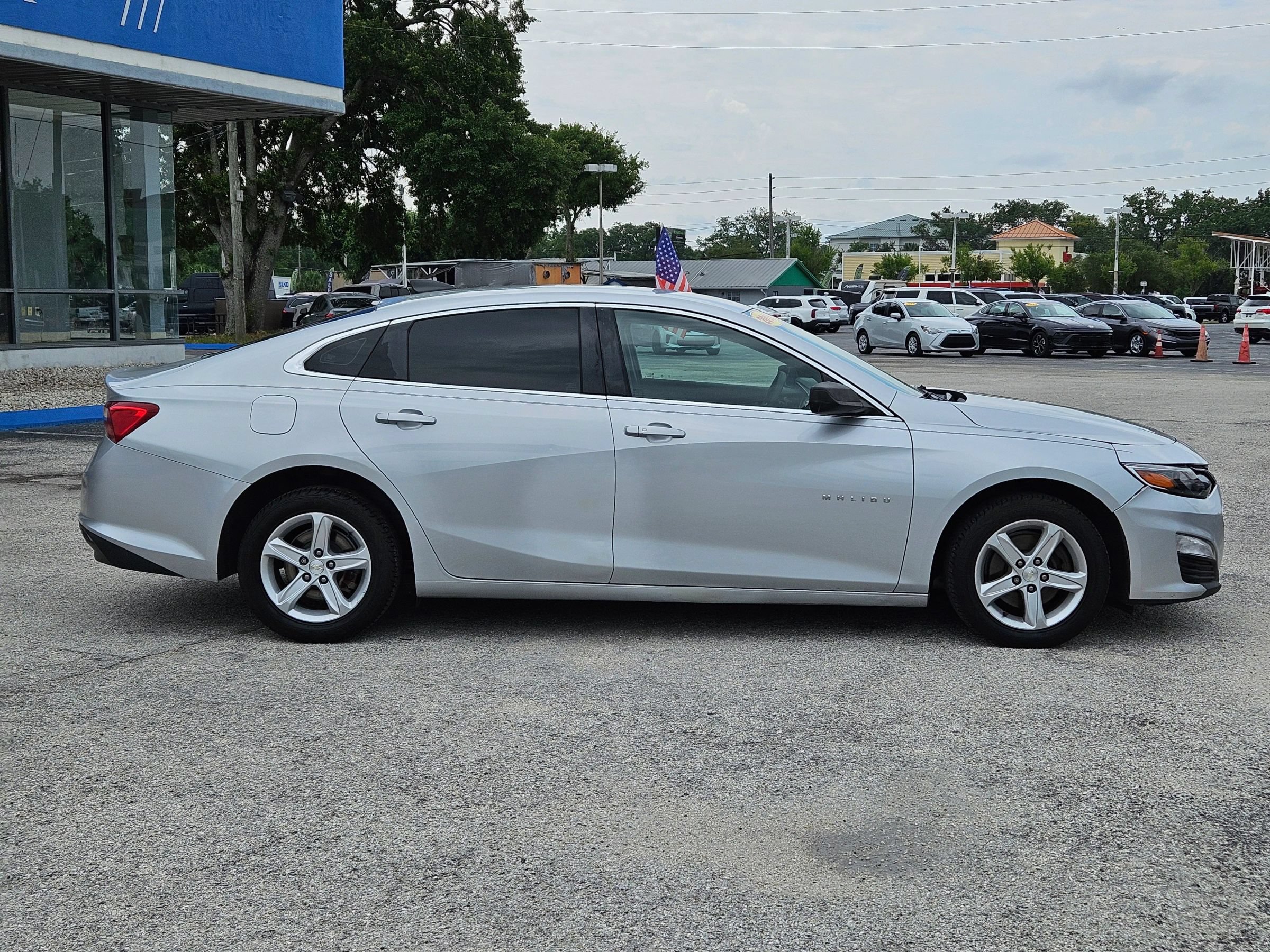 Used 2019 Chevrolet Malibu LS FWD image 9