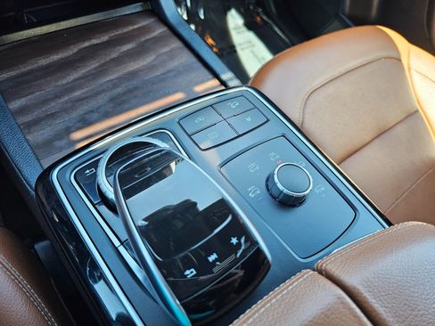 Used 2019 Mercedes-Benz GLS 450 4MATIC image 41