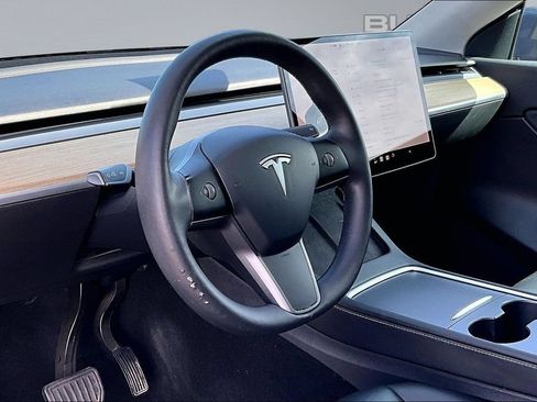 Used 2021 Tesla Model Y Long Range AWD/4WD image 14