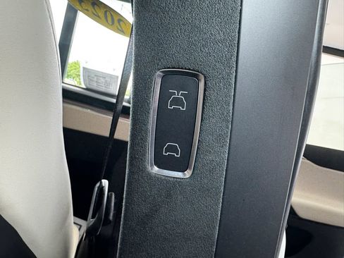 Used 2023 Tesla Model X AWD/4WD image 18