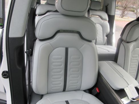 Used 2023 Rivian R1S Launch Edition image 28