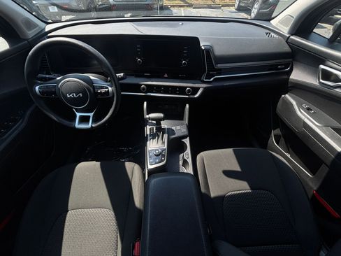 Used 2025 Kia Sportage LX FWD image 32