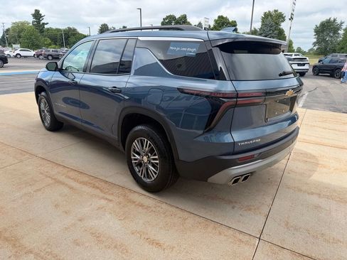 Certified 2025 Chevrolet Traverse LT FWD image 5