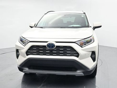 Used 2020 Toyota RAV4 Limited AWD/4WD image 3