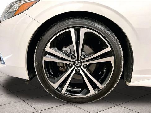 Used 2020 Nissan Sentra SR w/ Lighting Package FWD image 8