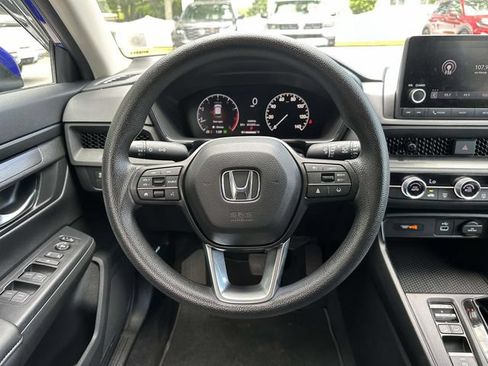 Used 2025 Honda HR-V LX image 13