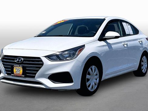 Used 2022 Hyundai Accent SE w/ Cargo Package FWD image 1