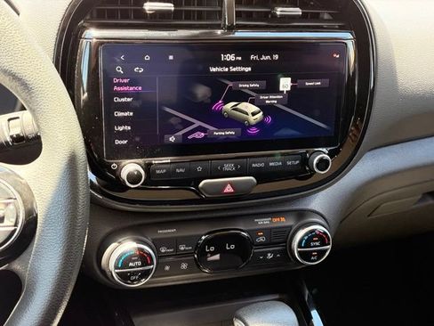 Used 2025 Kia Soul S FWD image 16