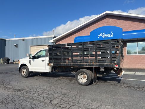 Used 2017 Ford F350 XL w/ Power Equipment Group RWD image 3