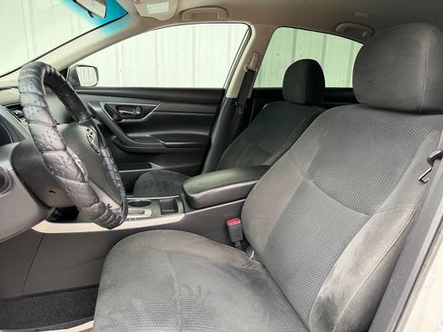 Used 2015 Nissan Altima 2.5 S w/ Special Edition Package FWD image 12