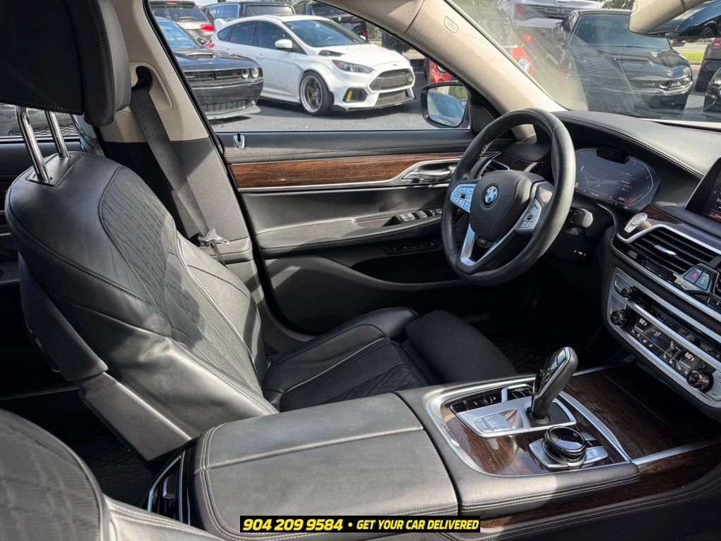 Used 2020 BMW 750i xDrive w/ Executive Package AWD/4WD image 29