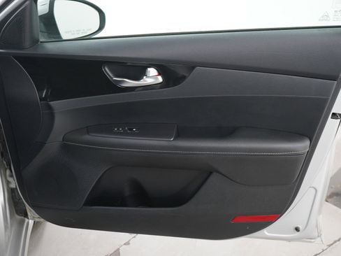Used 2019 Kia Forte S FWD image 9